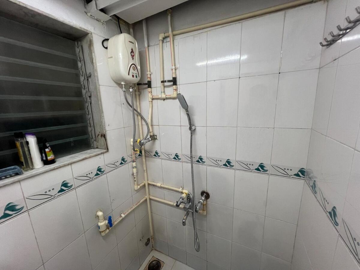 Apartment 1bhk Entire Flat In Oshiwara Mumbai