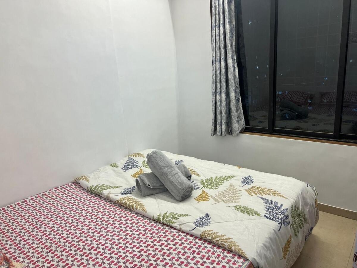 Apartment 1bhk Entire Flat In Oshiwara Mumbai