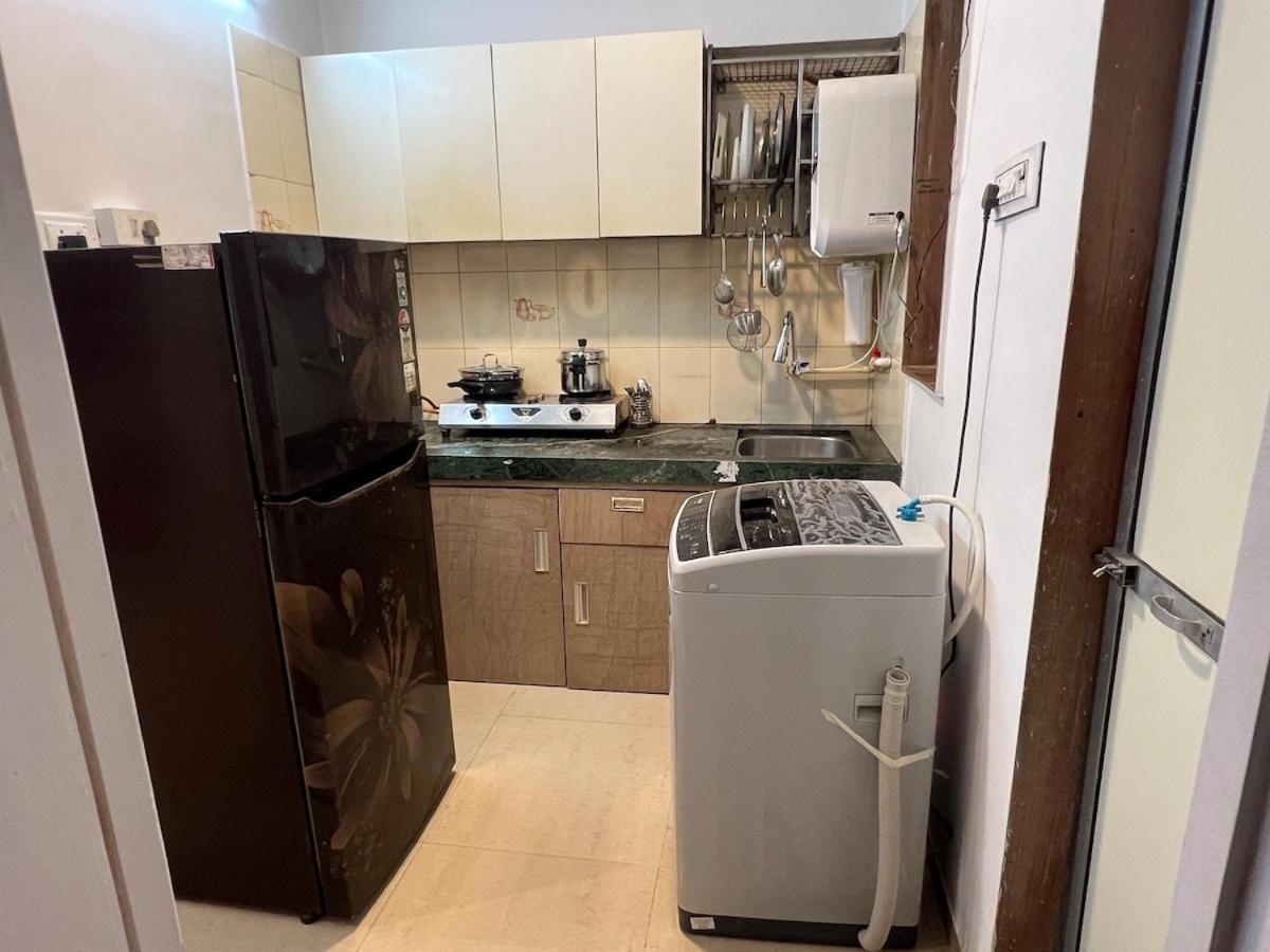 1bhk Entire Flat In Oshiwara Apartment *