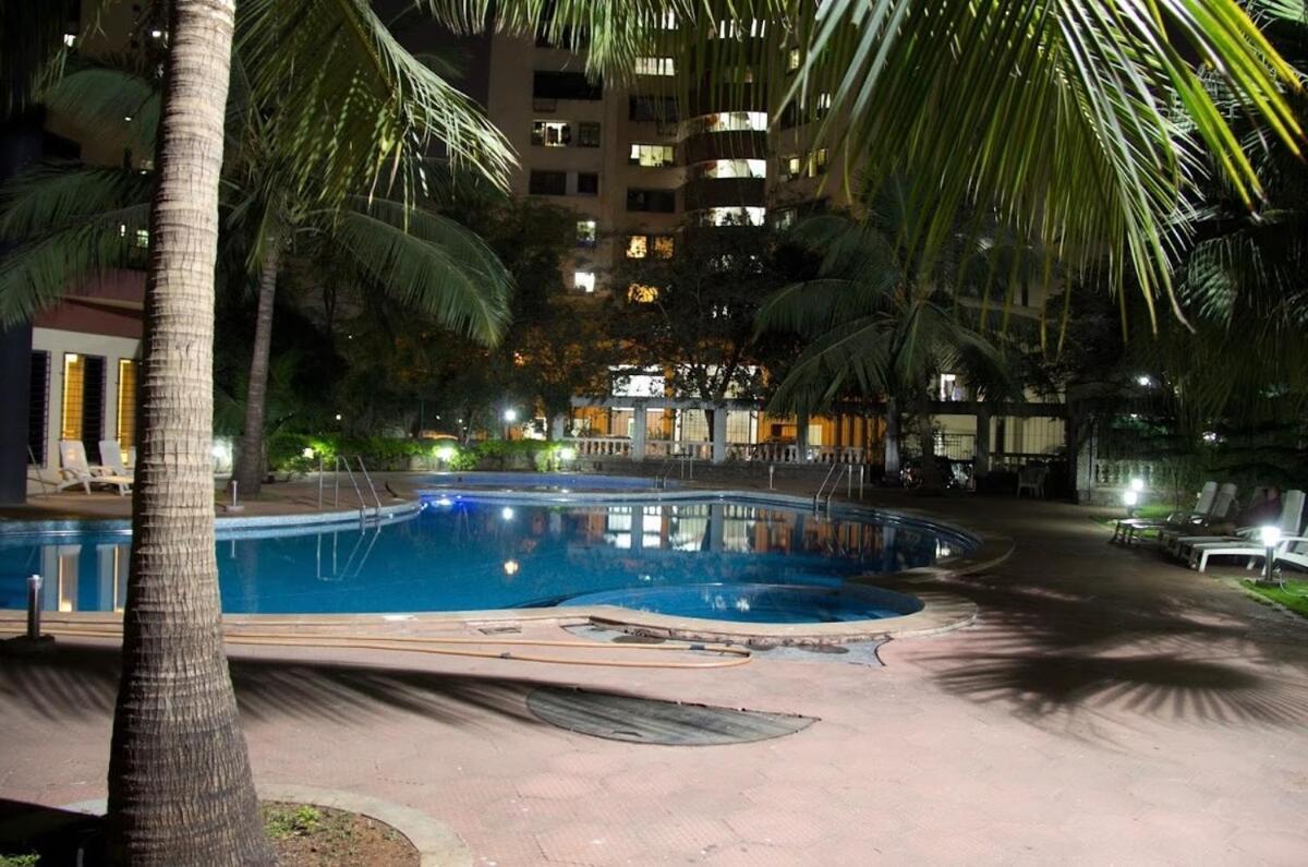 Lovely Two Bedrooms Huge In Apartment Mumbai