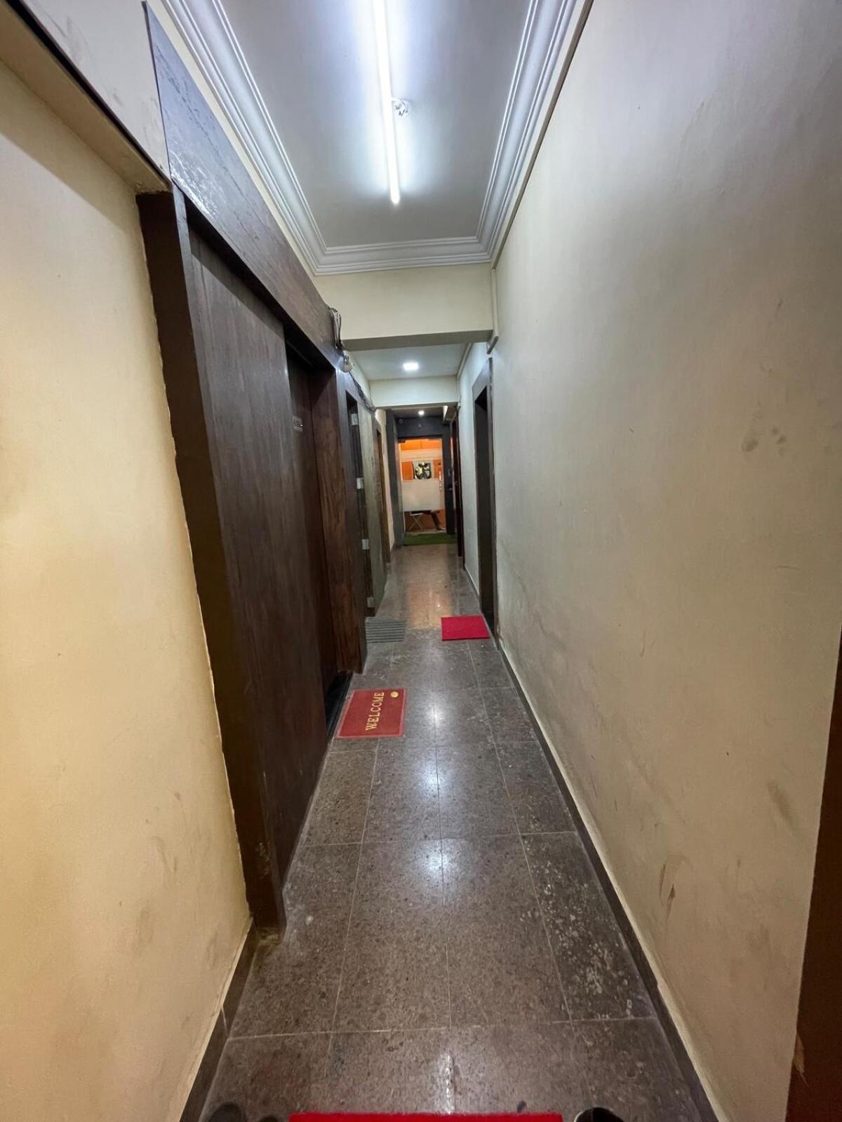 6th Floor 1bhk Close To Bkc Apartment