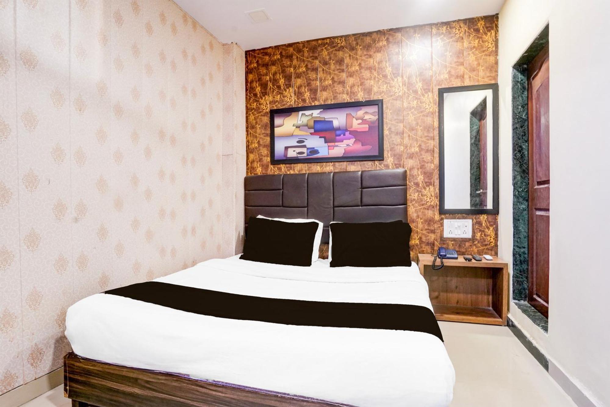 Hotel O Aksa 3*