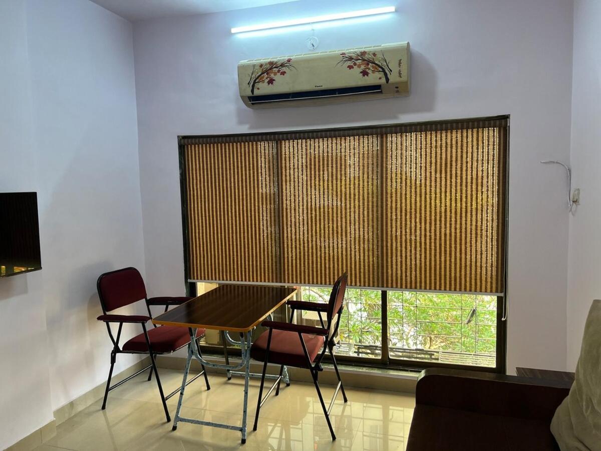 Apartment In Andheri West -007 *