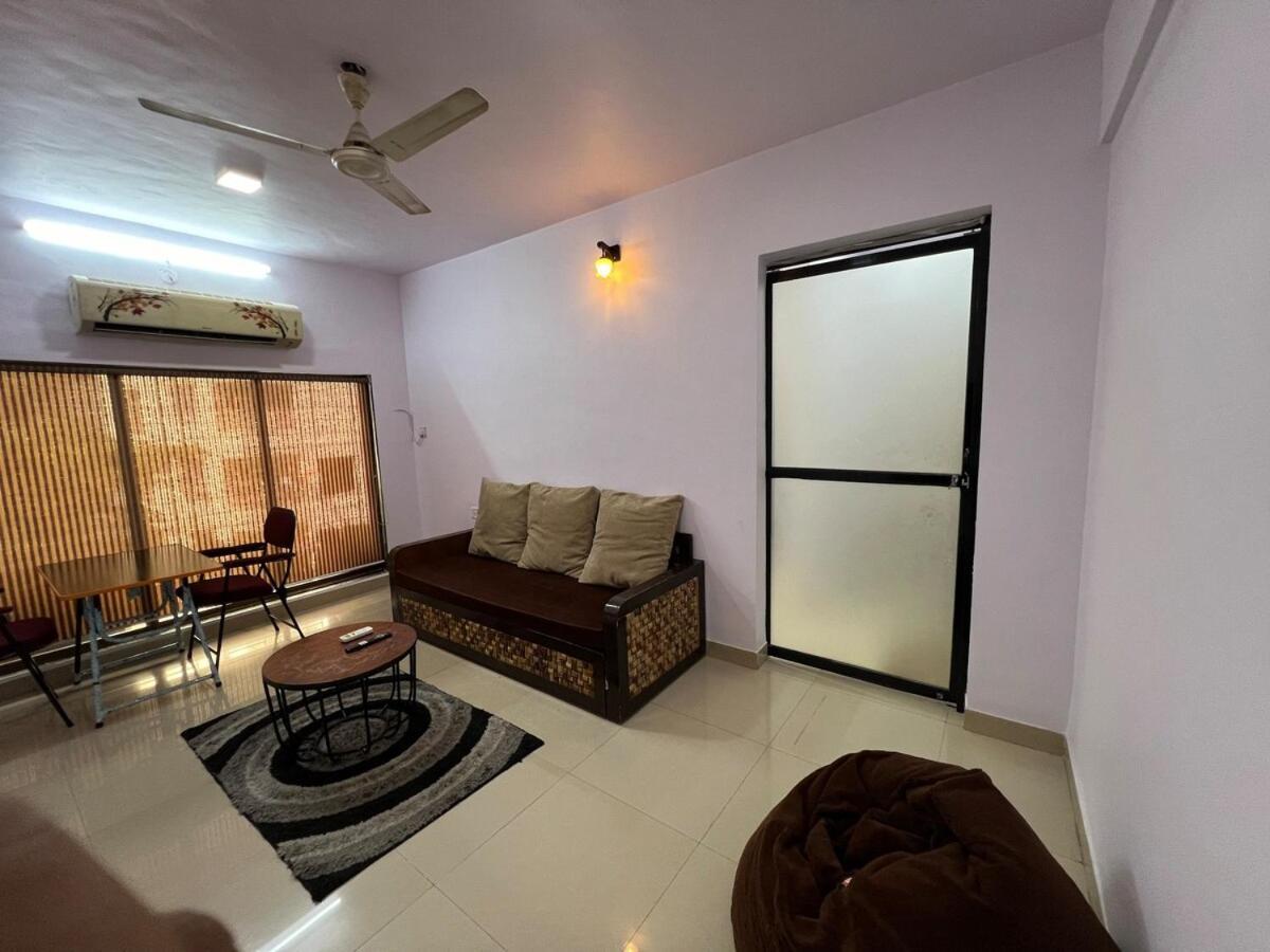 Apartment In Andheri West -007 *
