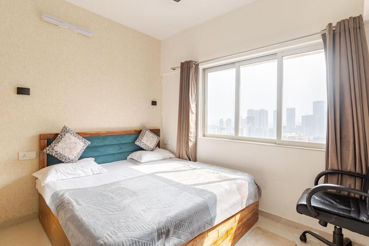 1bhk In The Sky -oberoi Mall -city Skyline View Mumbai