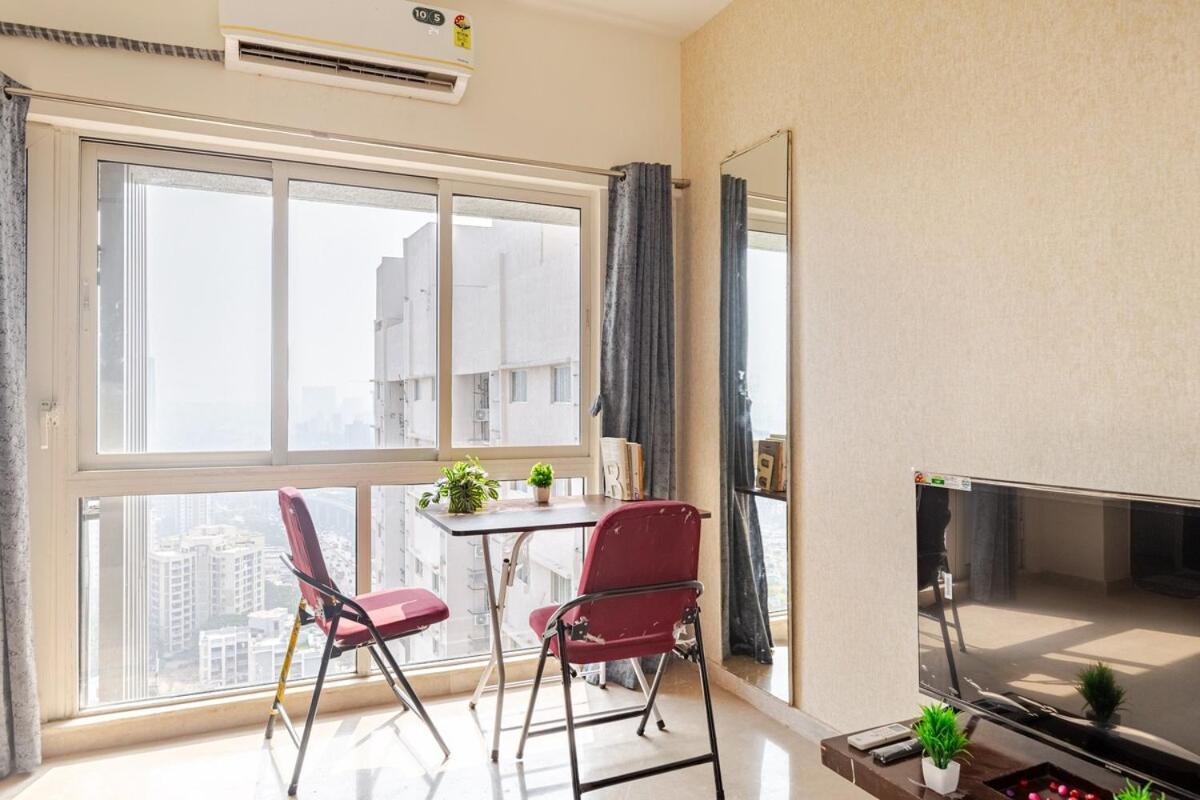 Apartment 1bhk In The Sky -oberoi Mall -city Skyline View Mumbai
