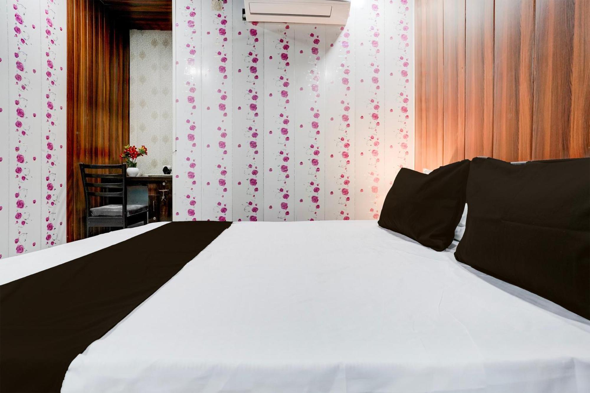 Hotel Amma Bhau Residency Lokhandwala Complex Andheri West