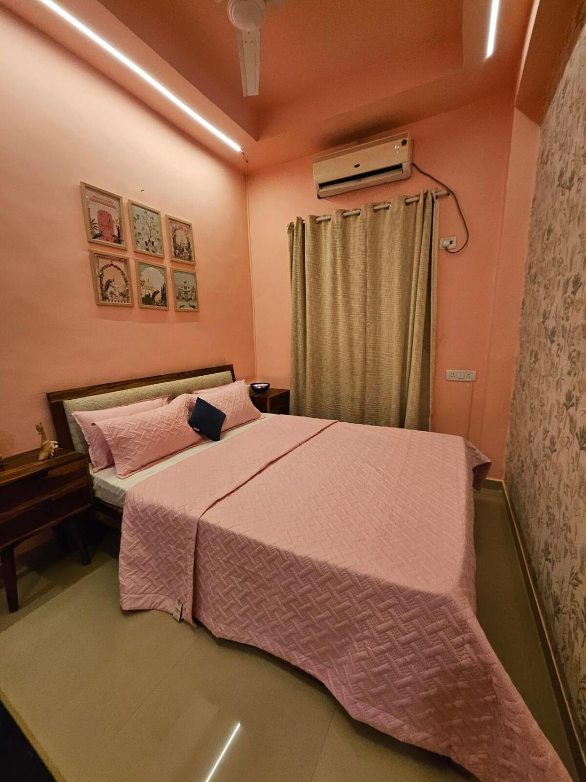 Style 2bhk Raja House, Bandra * Mumbai
