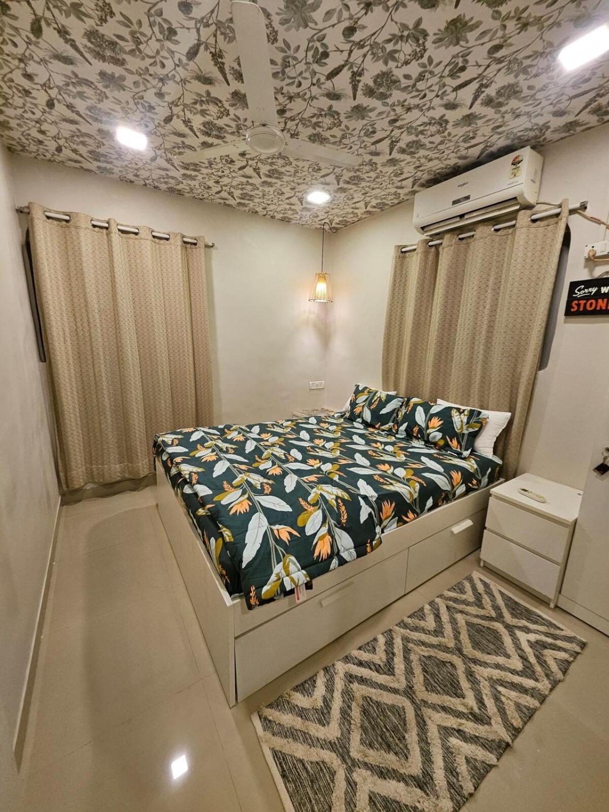 Style 2bhk Raja House, Bandra Mumbai
