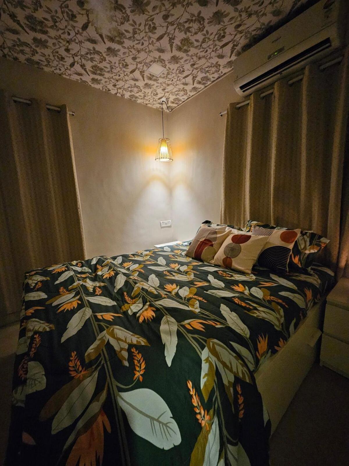 Apartment Style 2bhk Raja House, Bandra *