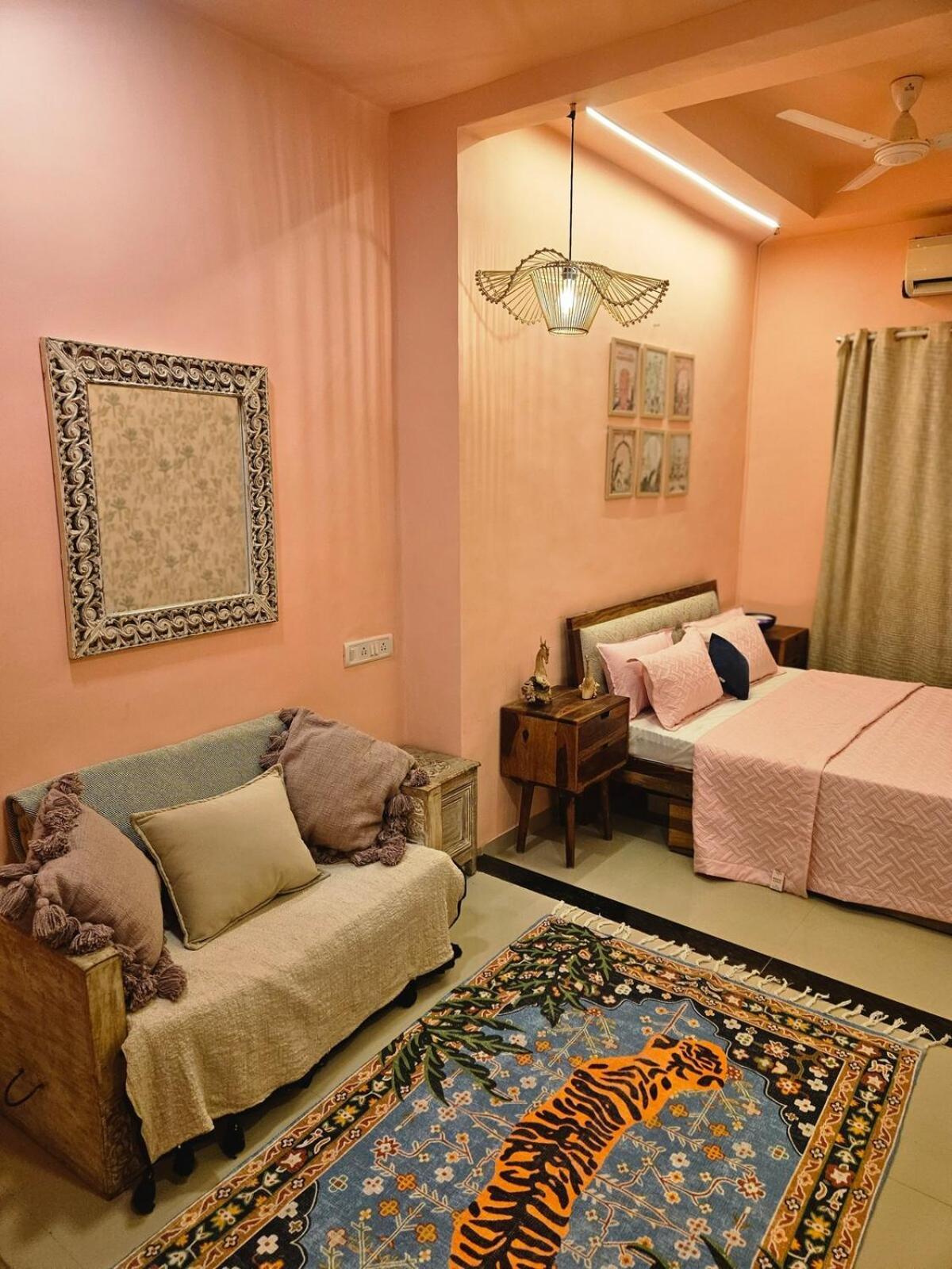 Style 2bhk Raja House, Bandra Apartment Mumbai