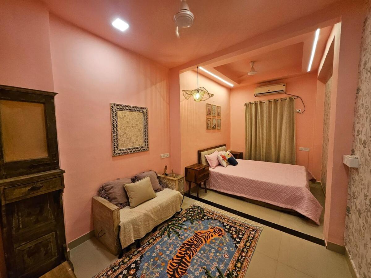 Apartment Style 2bhk Raja House, Bandra Mumbai
