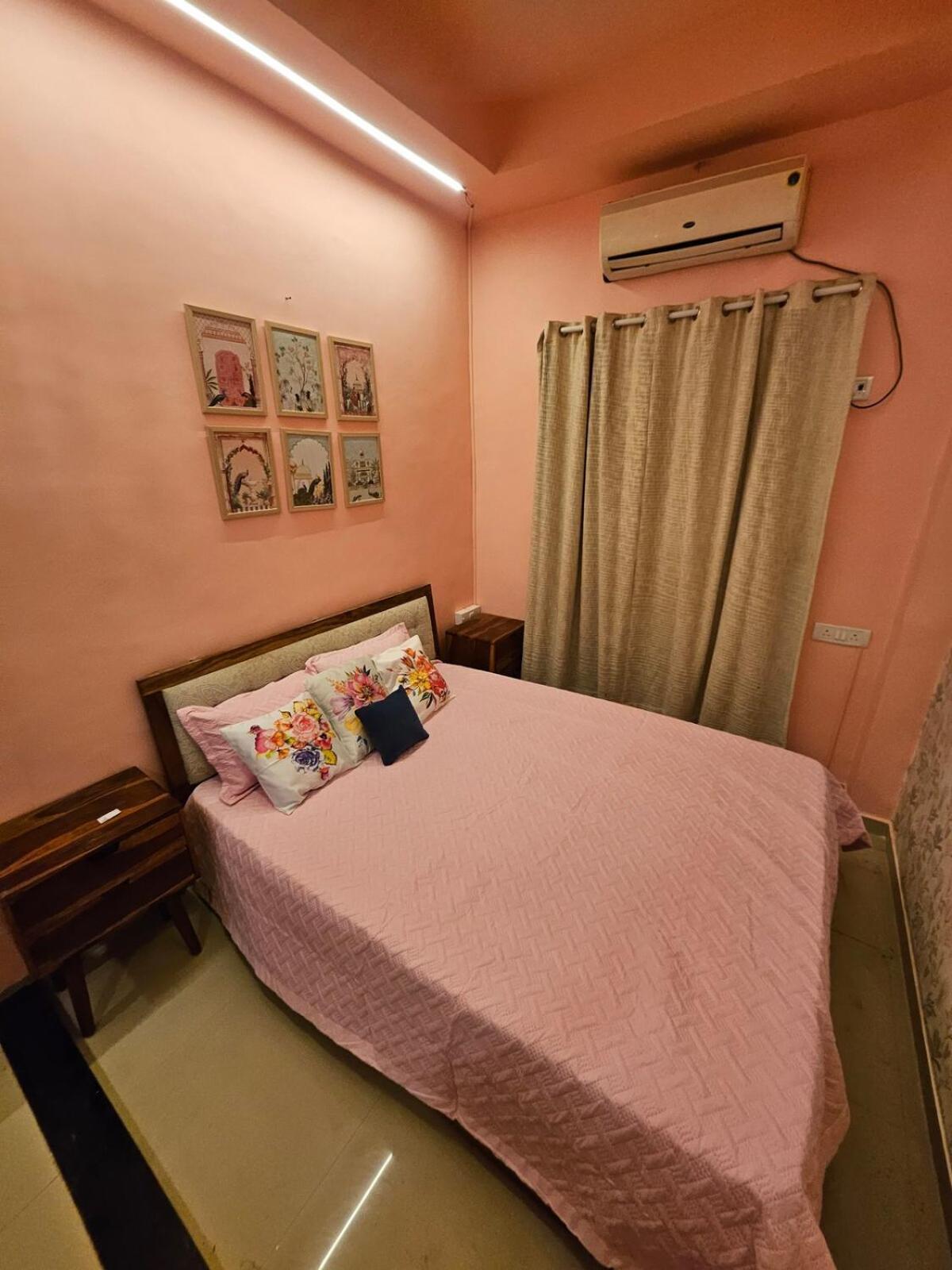 Style 2bhk Raja House, Bandra * Mumbai