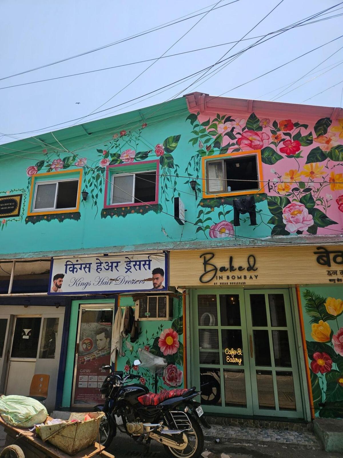 Style 2bhk Raja House, Bandra Apartment