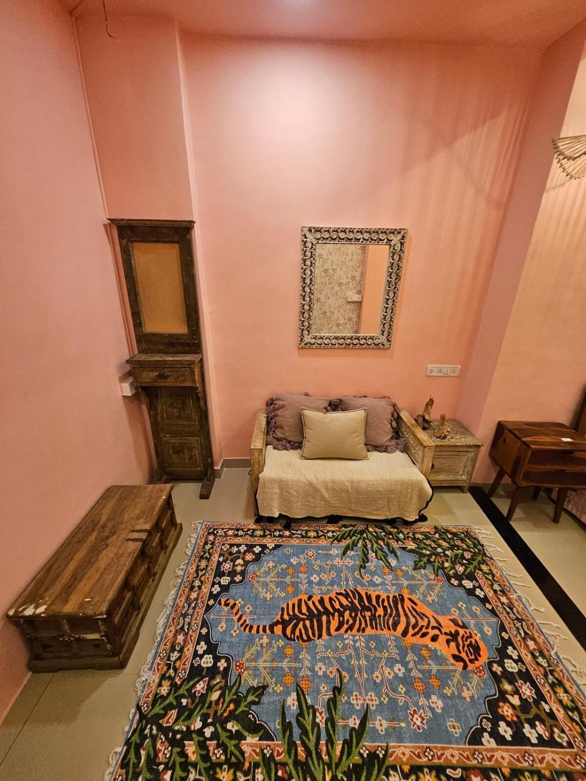 Apartment Style 2bhk Raja House, Bandra *