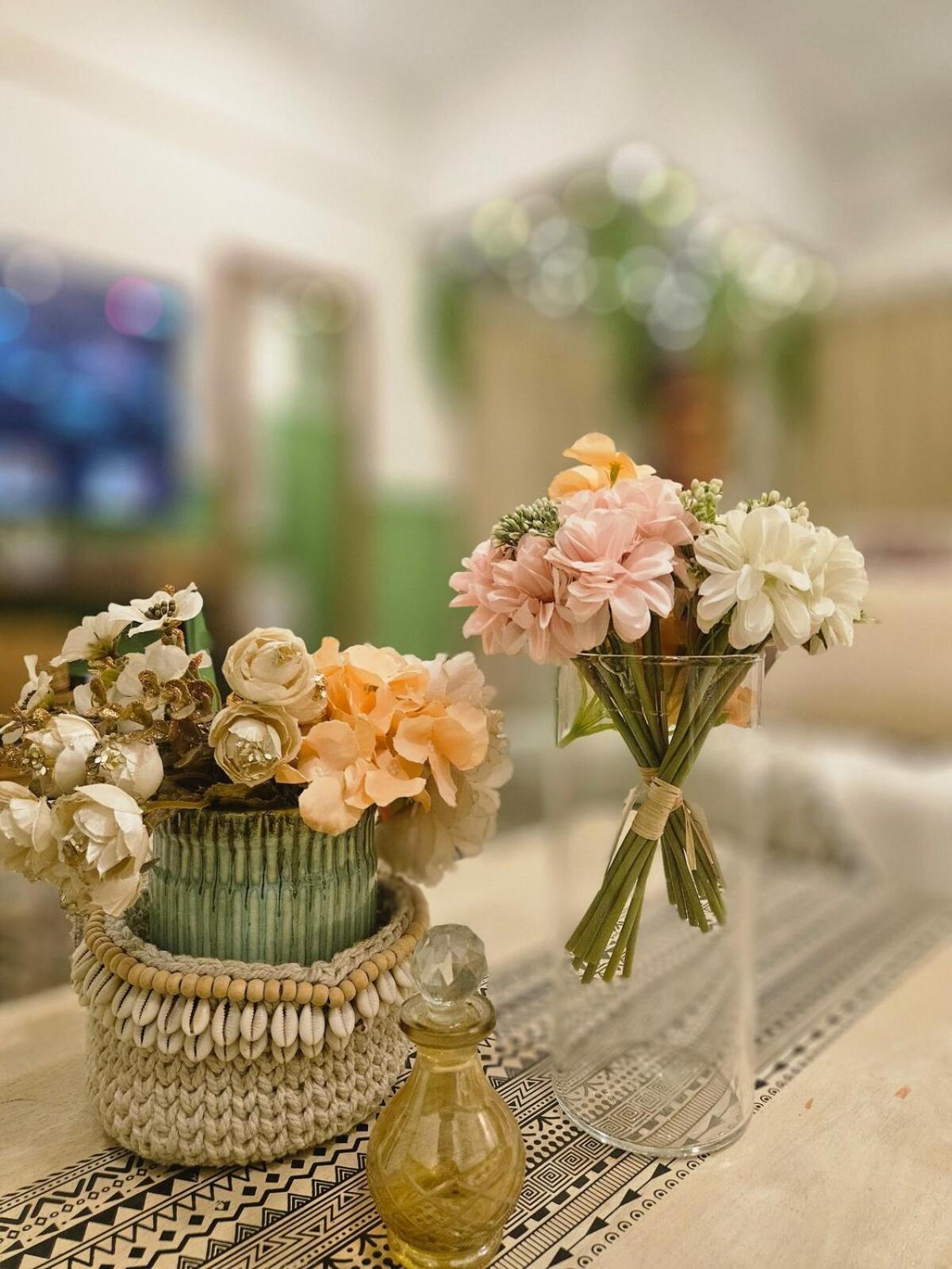 Style 2bhk Raja House, Bandra Apartment Mumbai