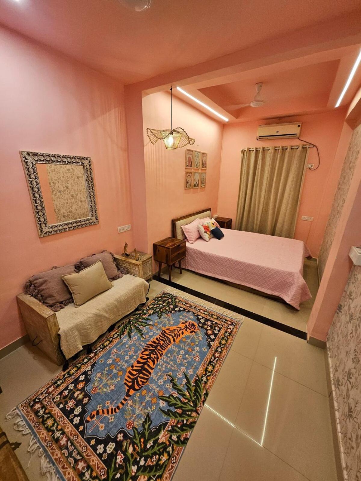 Style 2bhk Raja House, Bandra Apartment