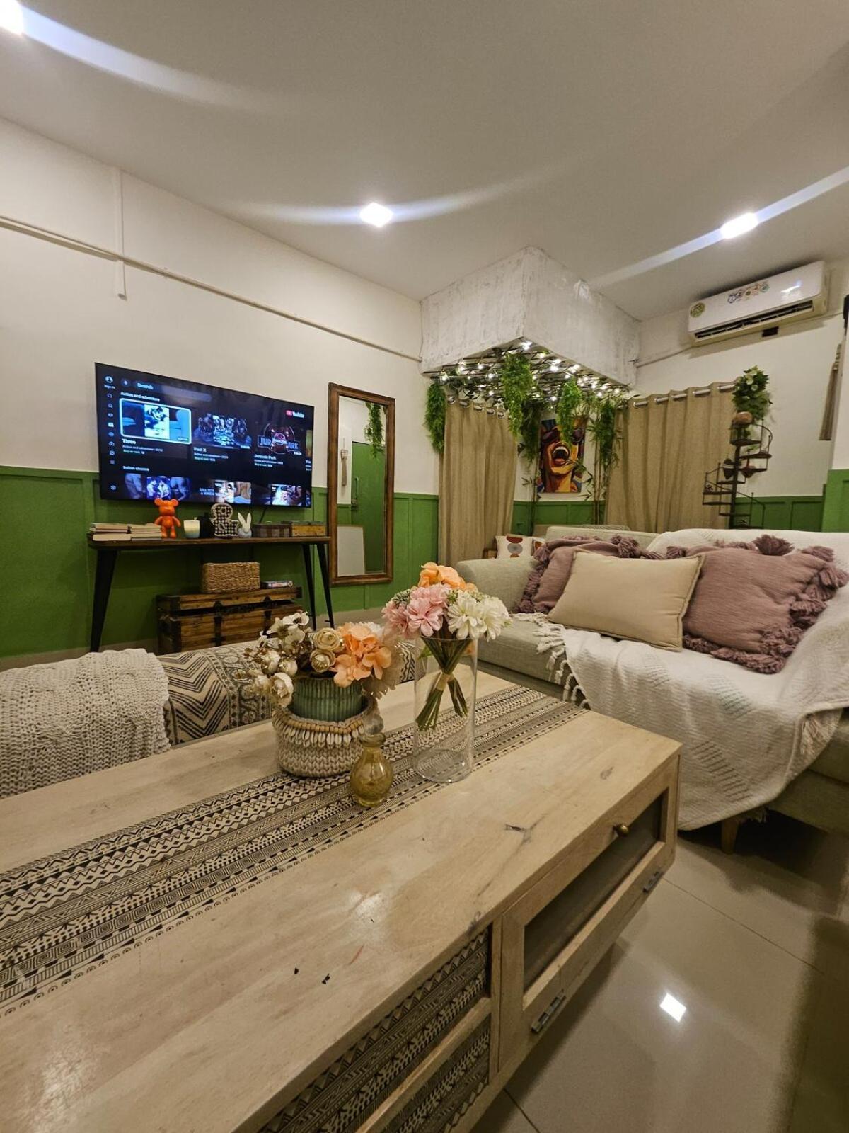 Style 2bhk Raja House, Bandra Apartment Mumbai