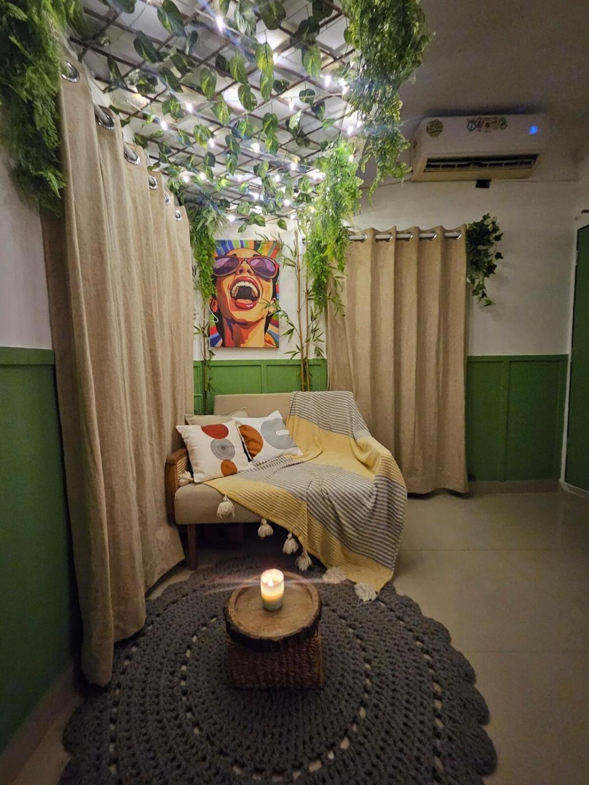 Style 2bhk Raja House, Bandra