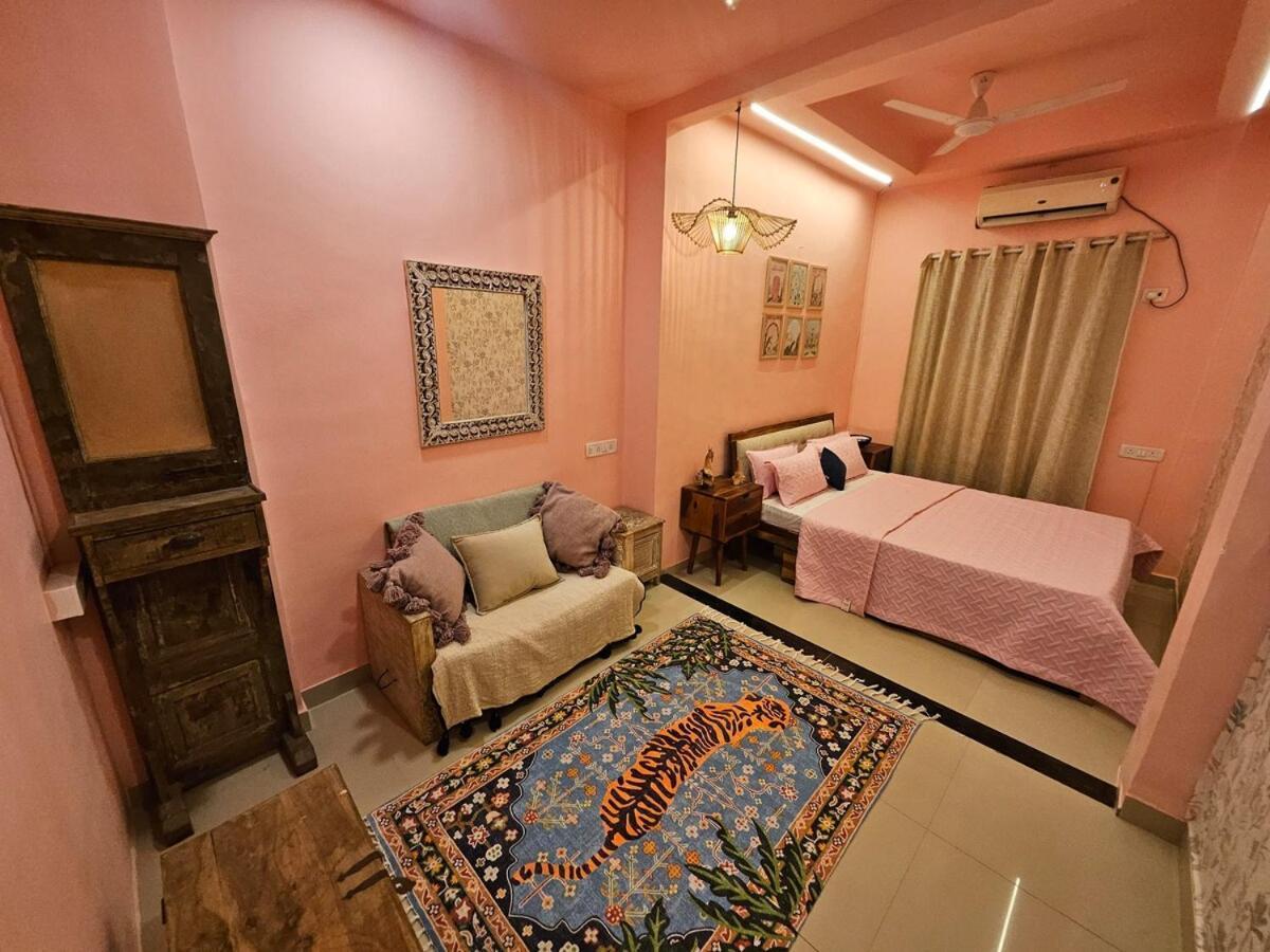 Apartment Style 2bhk Raja House, Bandra Mumbai