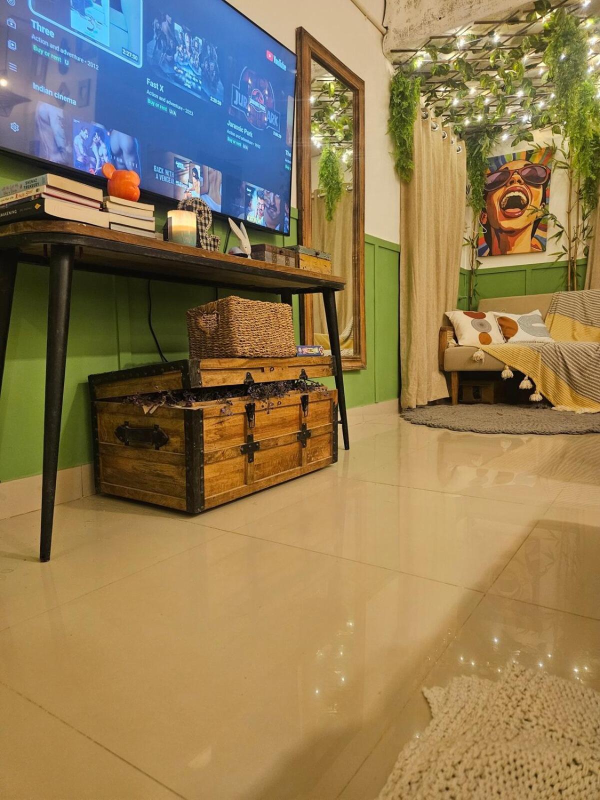 Style 2bhk Raja House, Bandra Apartment