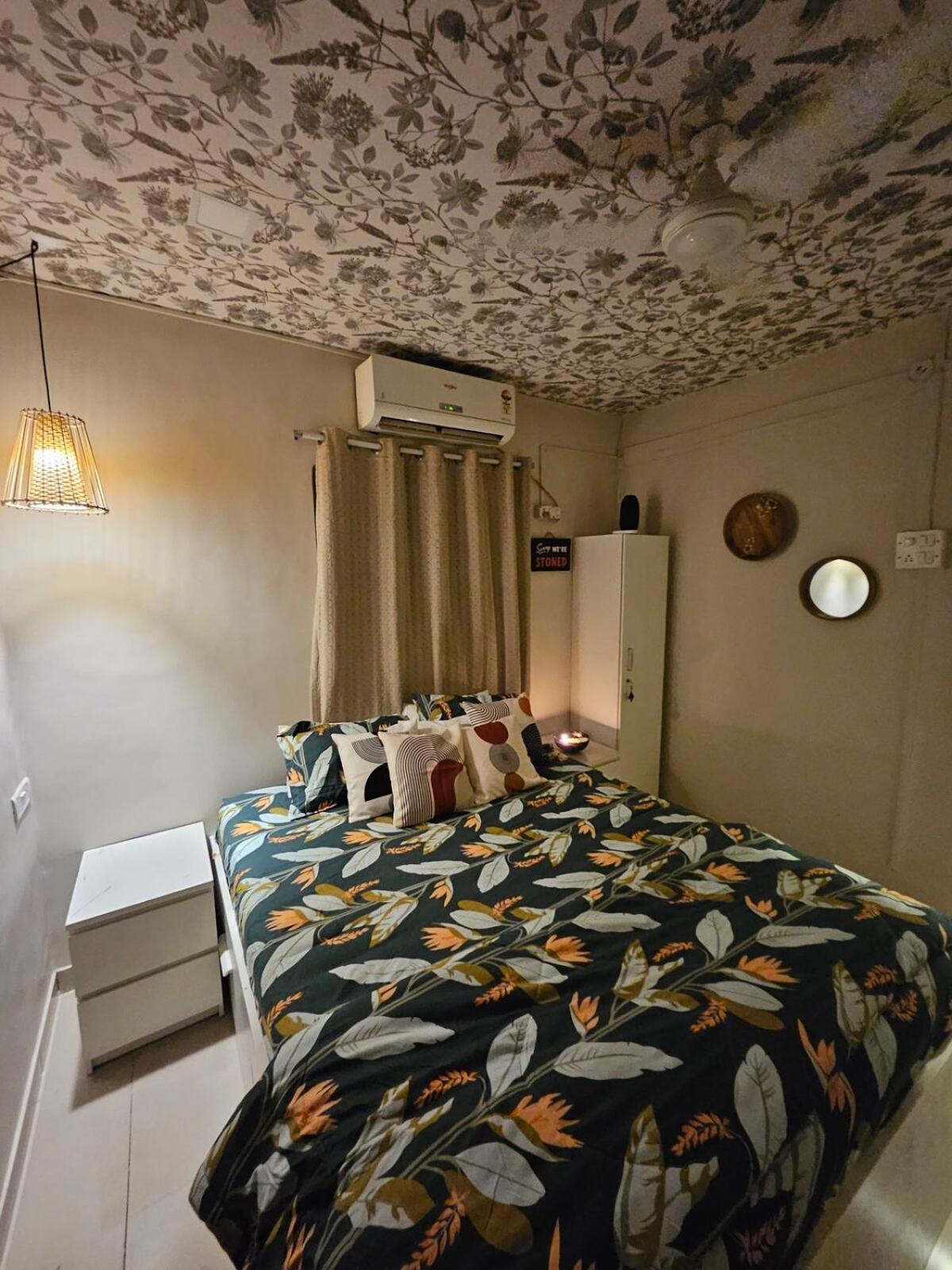 Style 2bhk Raja House, Bandra Apartment *