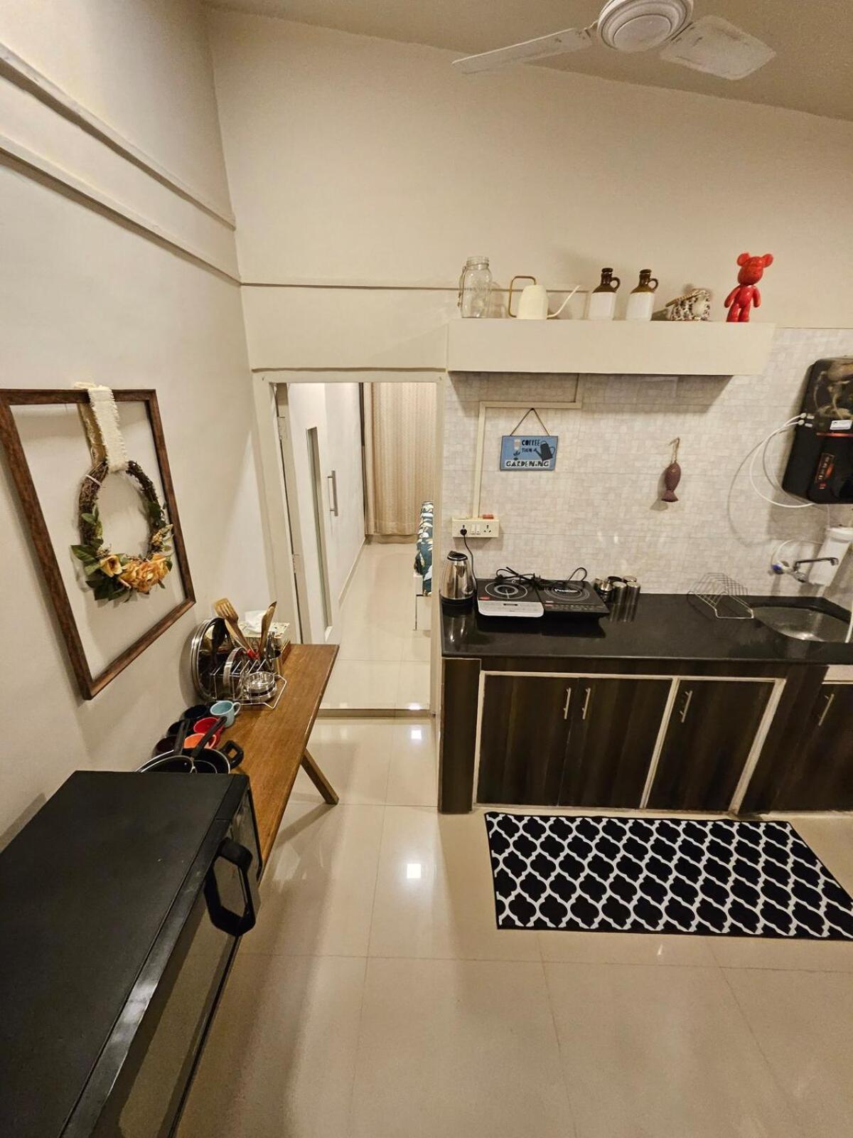 Apartment Style 2bhk Raja House, Bandra *