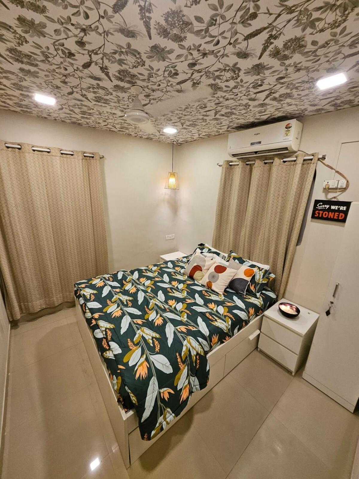 Style 2bhk Raja House, Bandra Apartment *