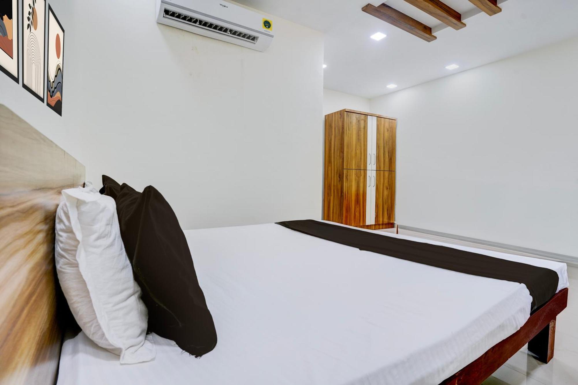 Hotel O Shree Prabhat