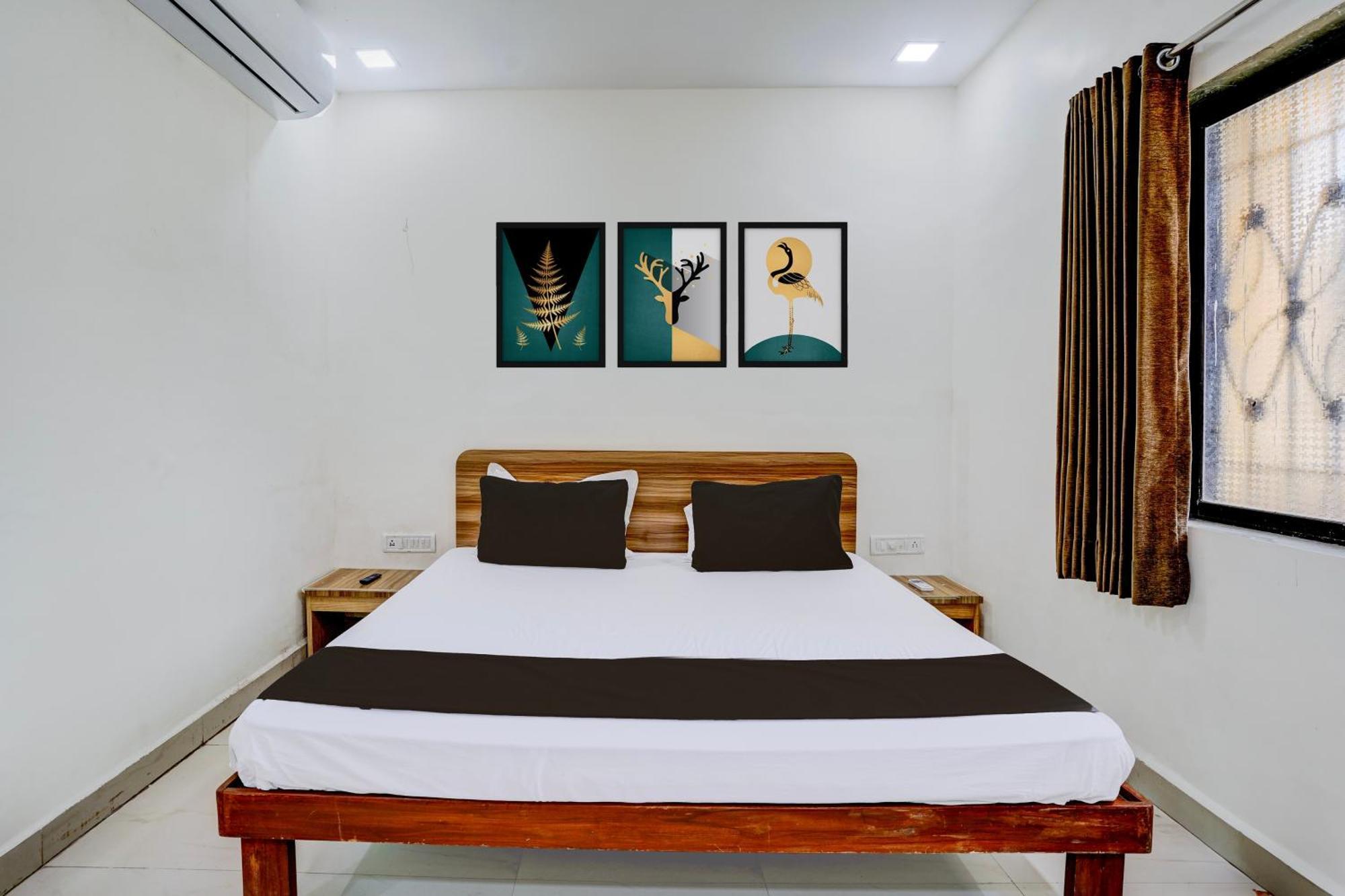 Hotel O Shree Prabhat 3*