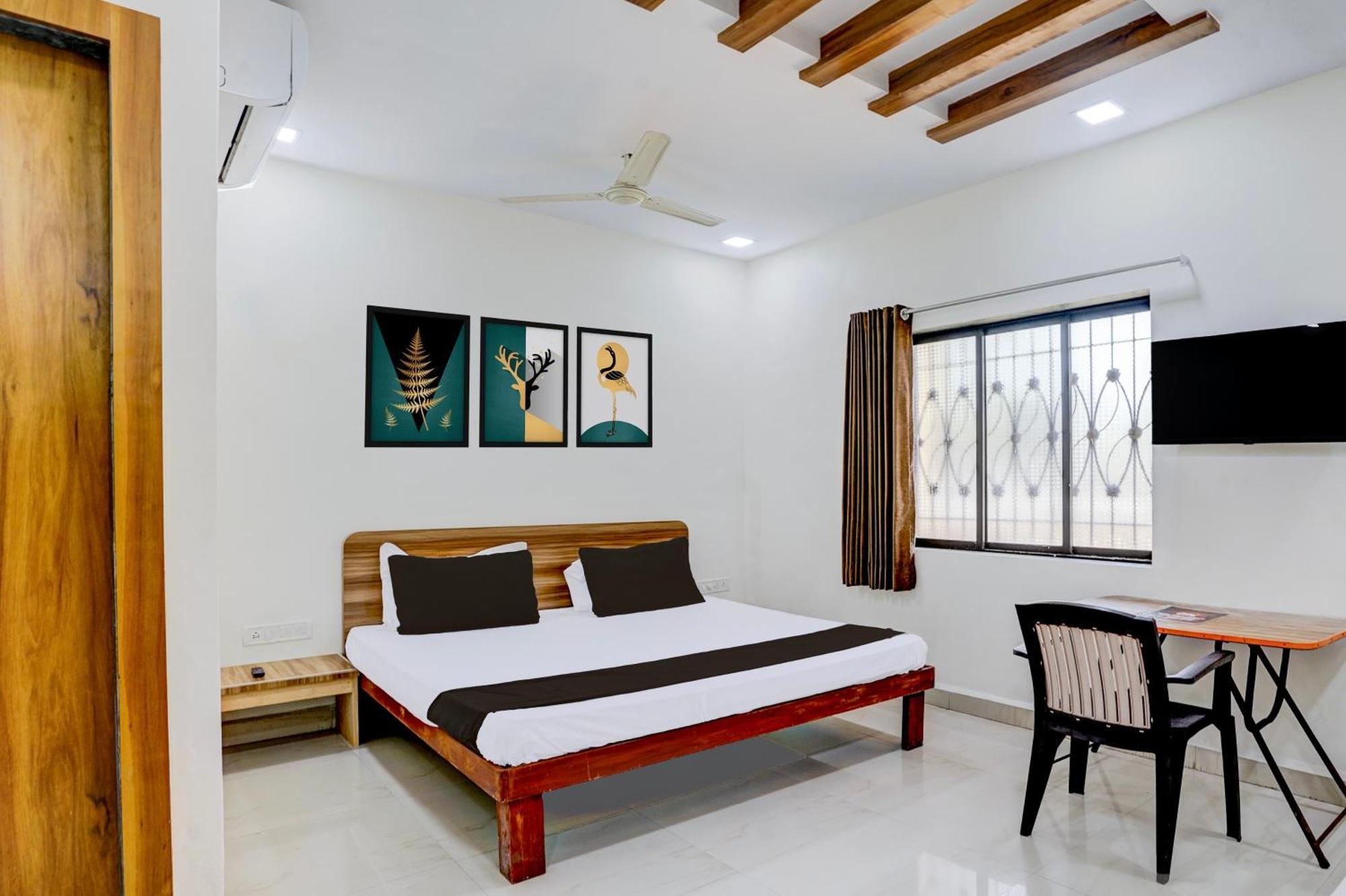 Hotel O Shree Prabhat 3*