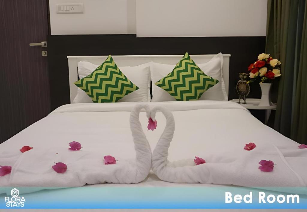 2br Theme In Chembur Apartment Mumbai