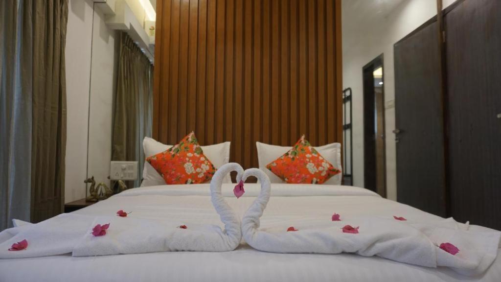 2br Theme In Chembur Apartment *