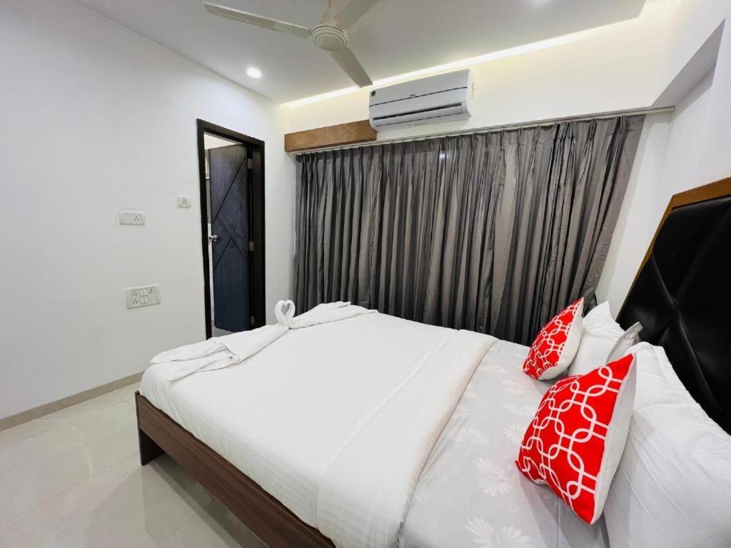 2br Theme In Chembur Apartment *