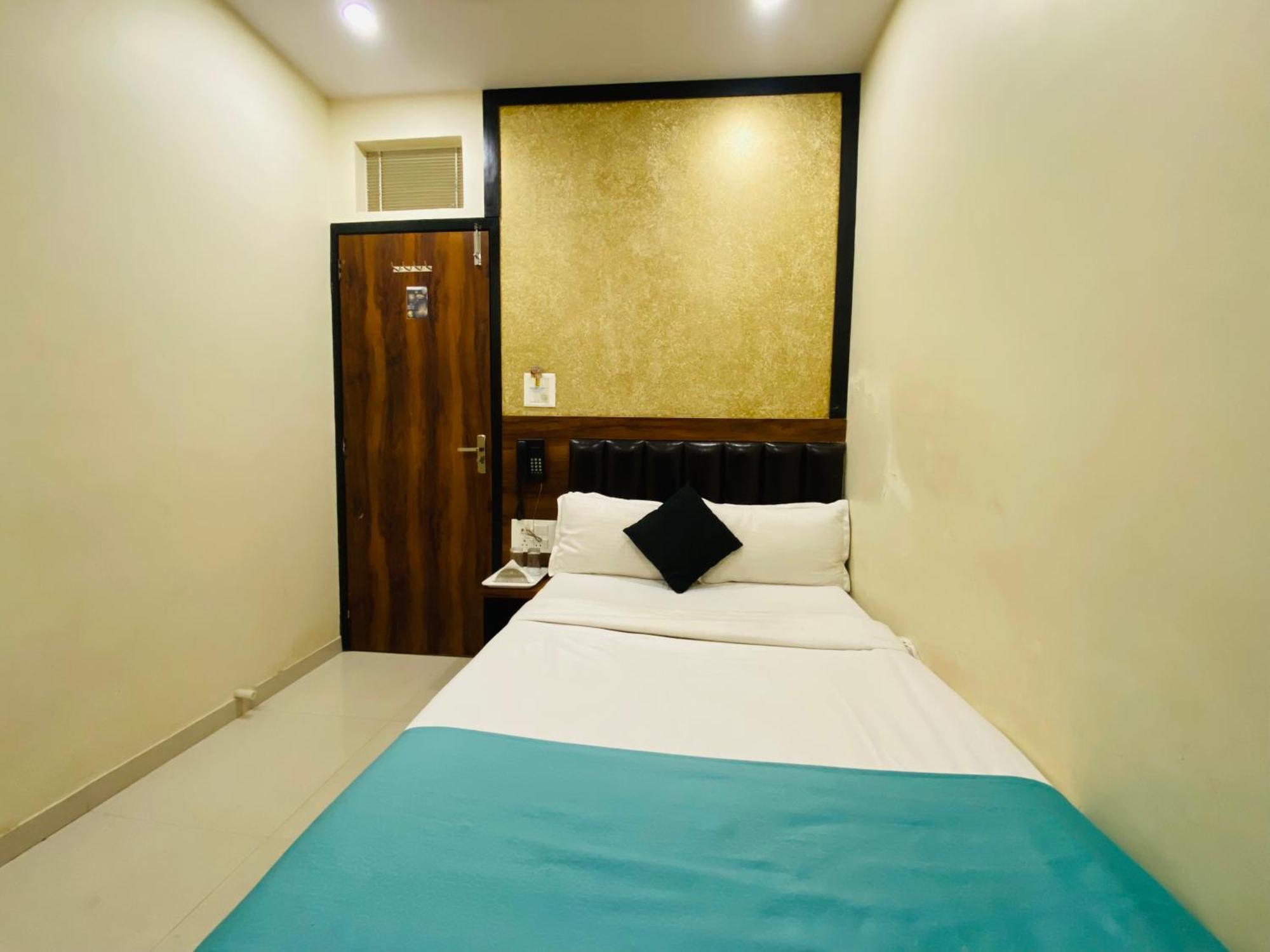 Ak Residency Bombaim