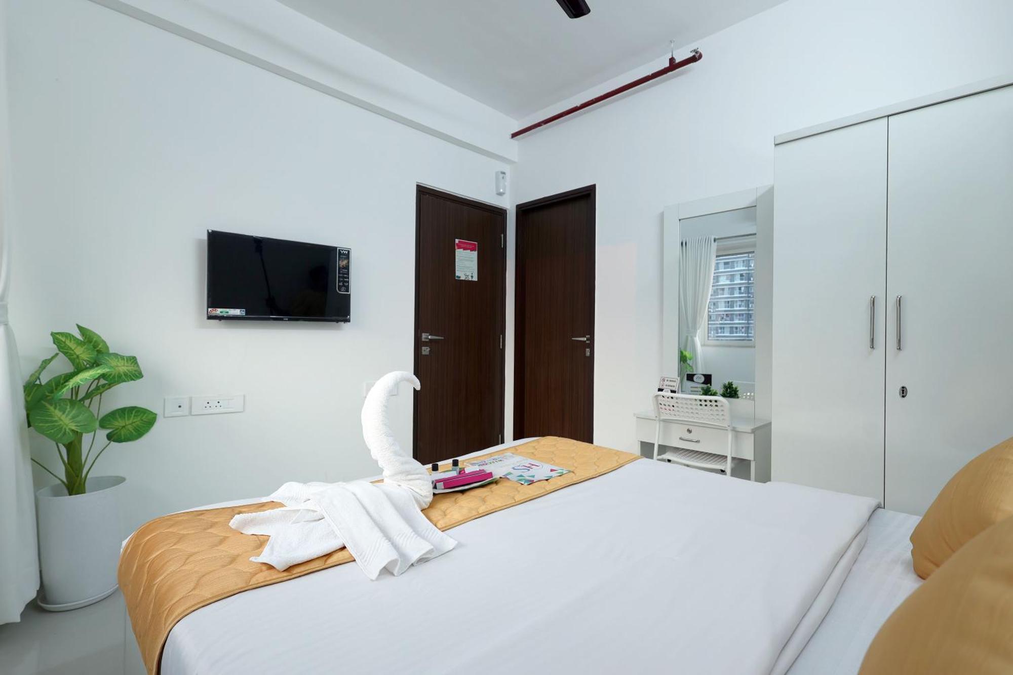 Gagal - Malad Apartment Mumbai