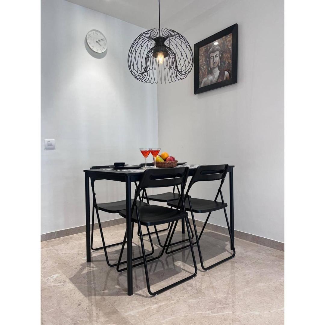 Apartment 1br Theme In Powai Mumbai