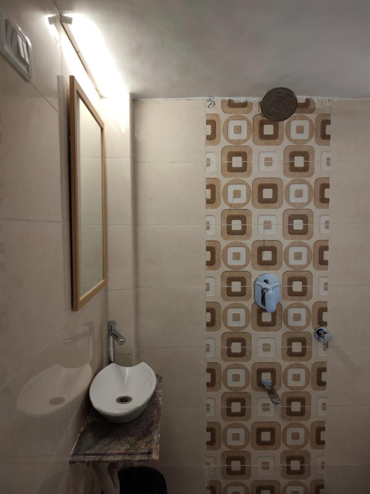 Apartment Lyon Cozy 1 Bhk With Secure Cctv Access *