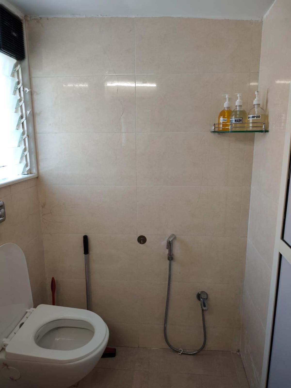 Lyon Cozy 1 Bhk With Secure Cctv Access Apartment