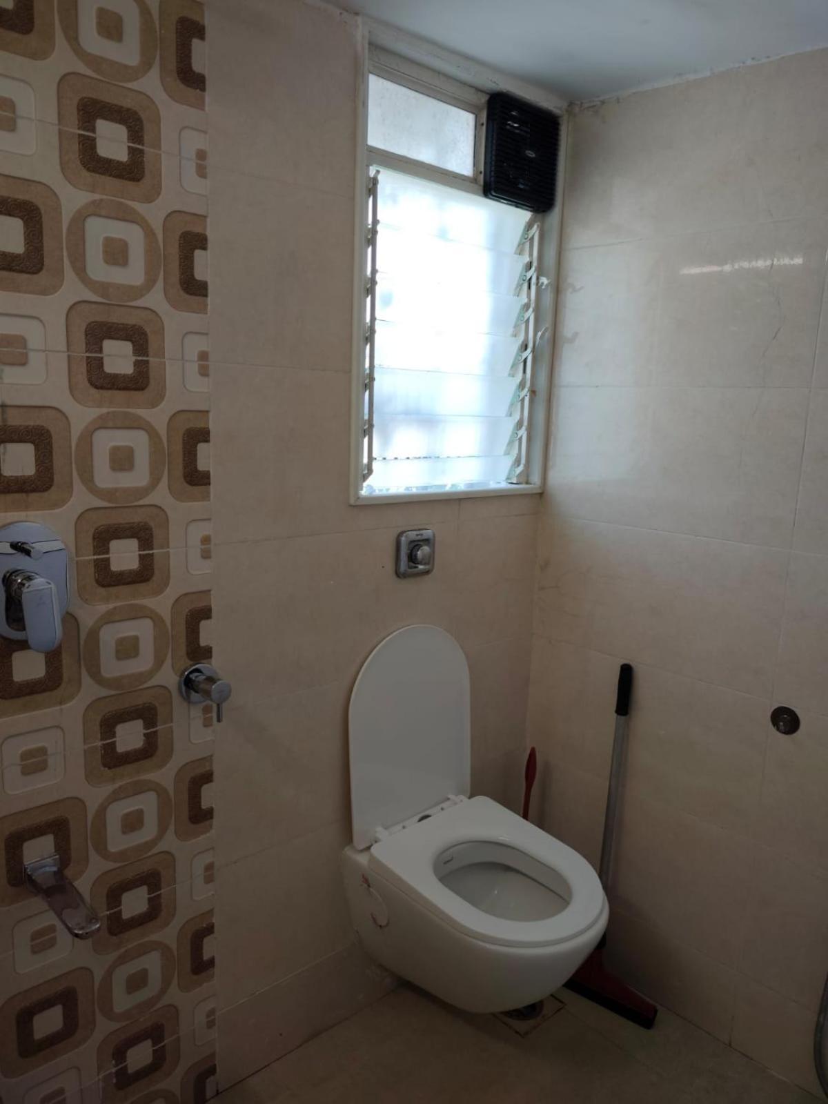 Lyon Cozy 1 Bhk With Secure Cctv Access *