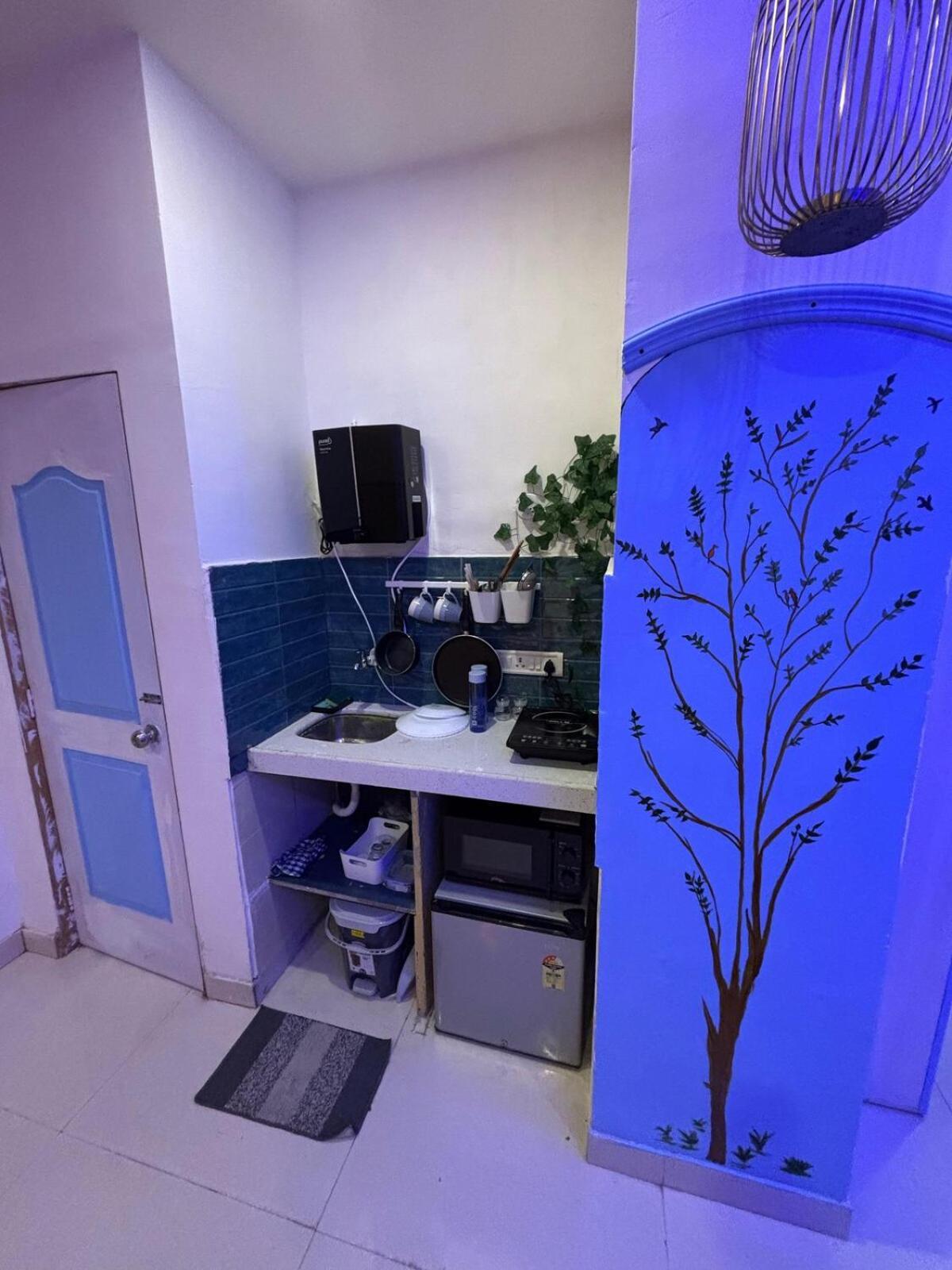 Apartment Ivy Splendour Blu Private Studio, Oshiwara, *