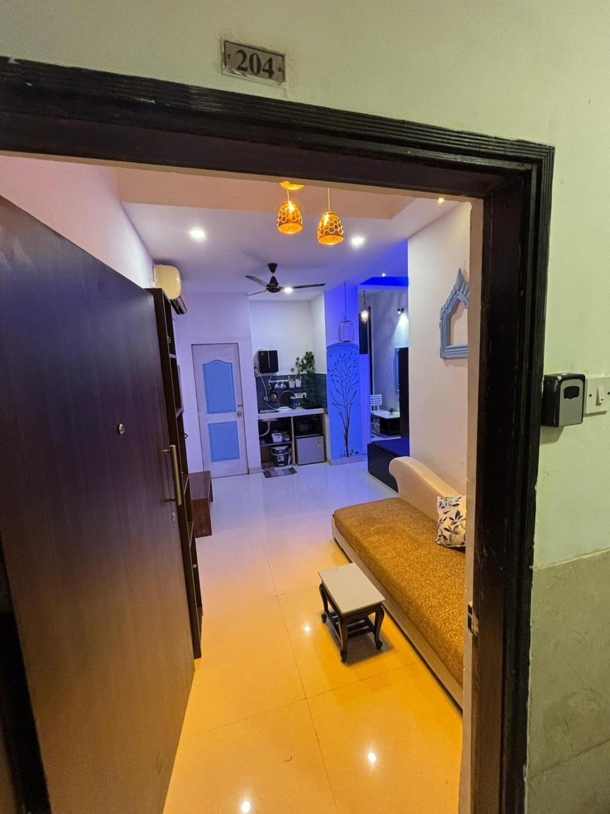Apartment Ivy Splendour Blu Private Studio, Oshiwara, *
