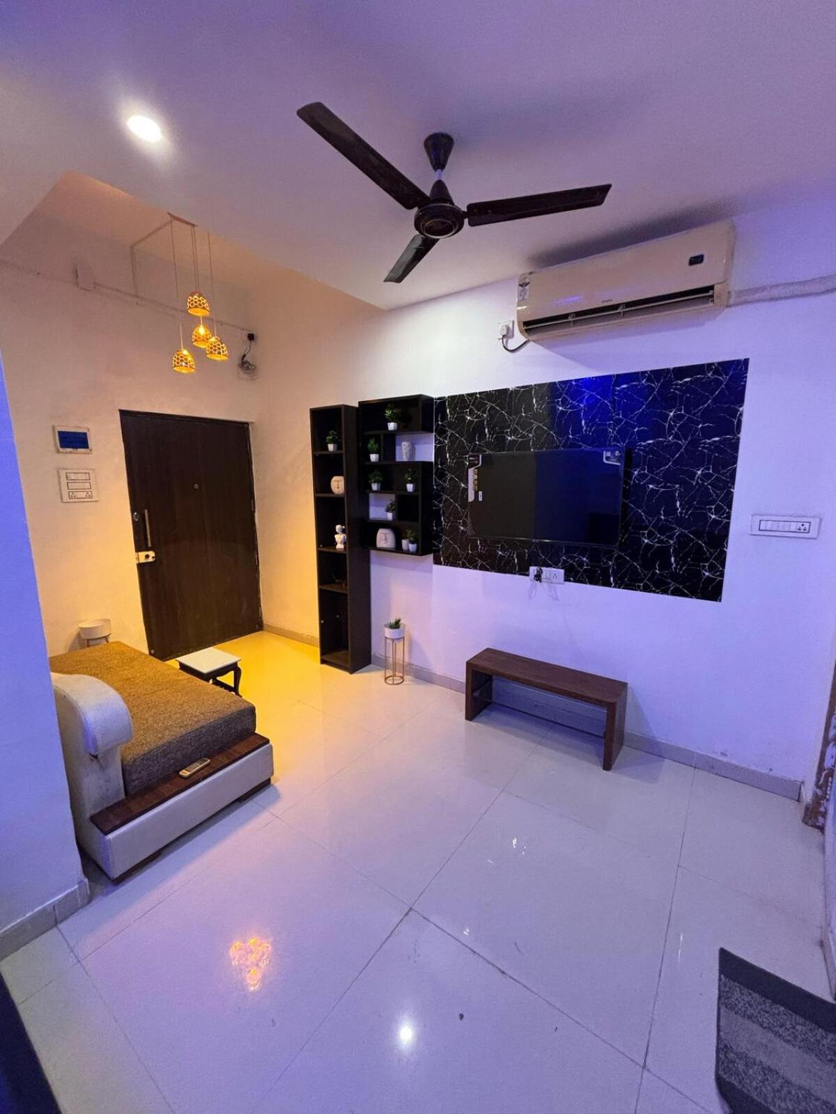 Apartment Ivy Splendour Blu Private Studio, Oshiwara, *