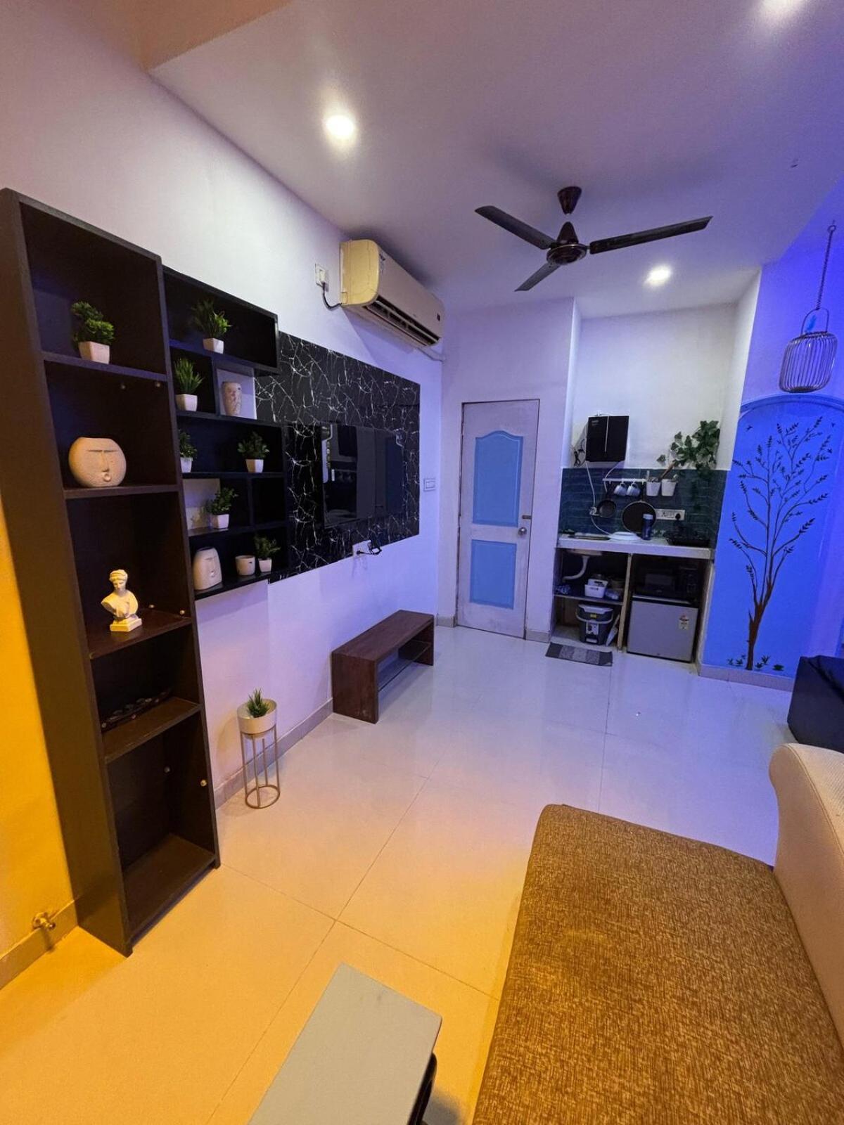 Ivy Splendour Blu Private Studio, Oshiwara, Apartment