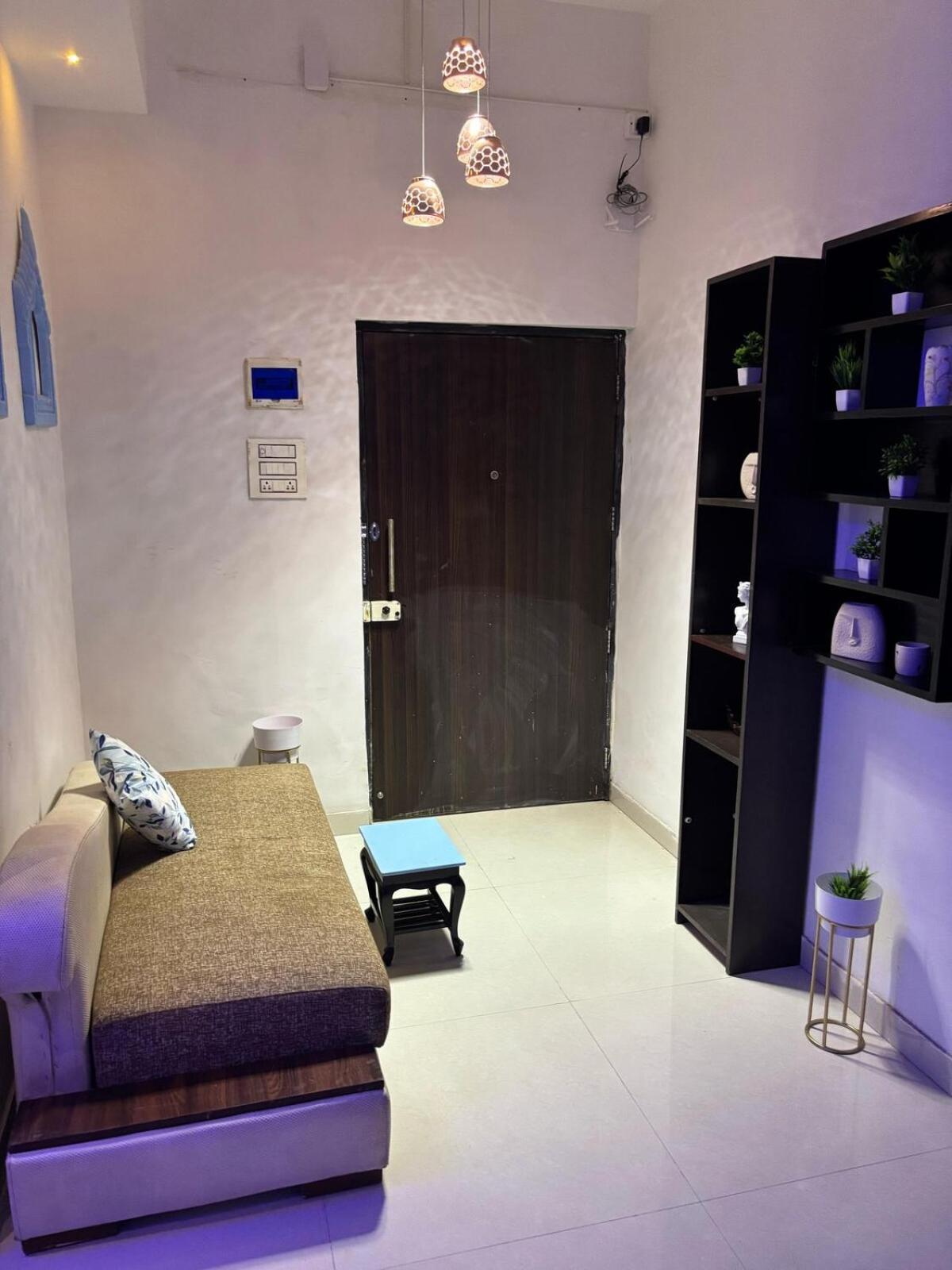 Apartment Ivy Splendour Blu Private Studio, Oshiwara,