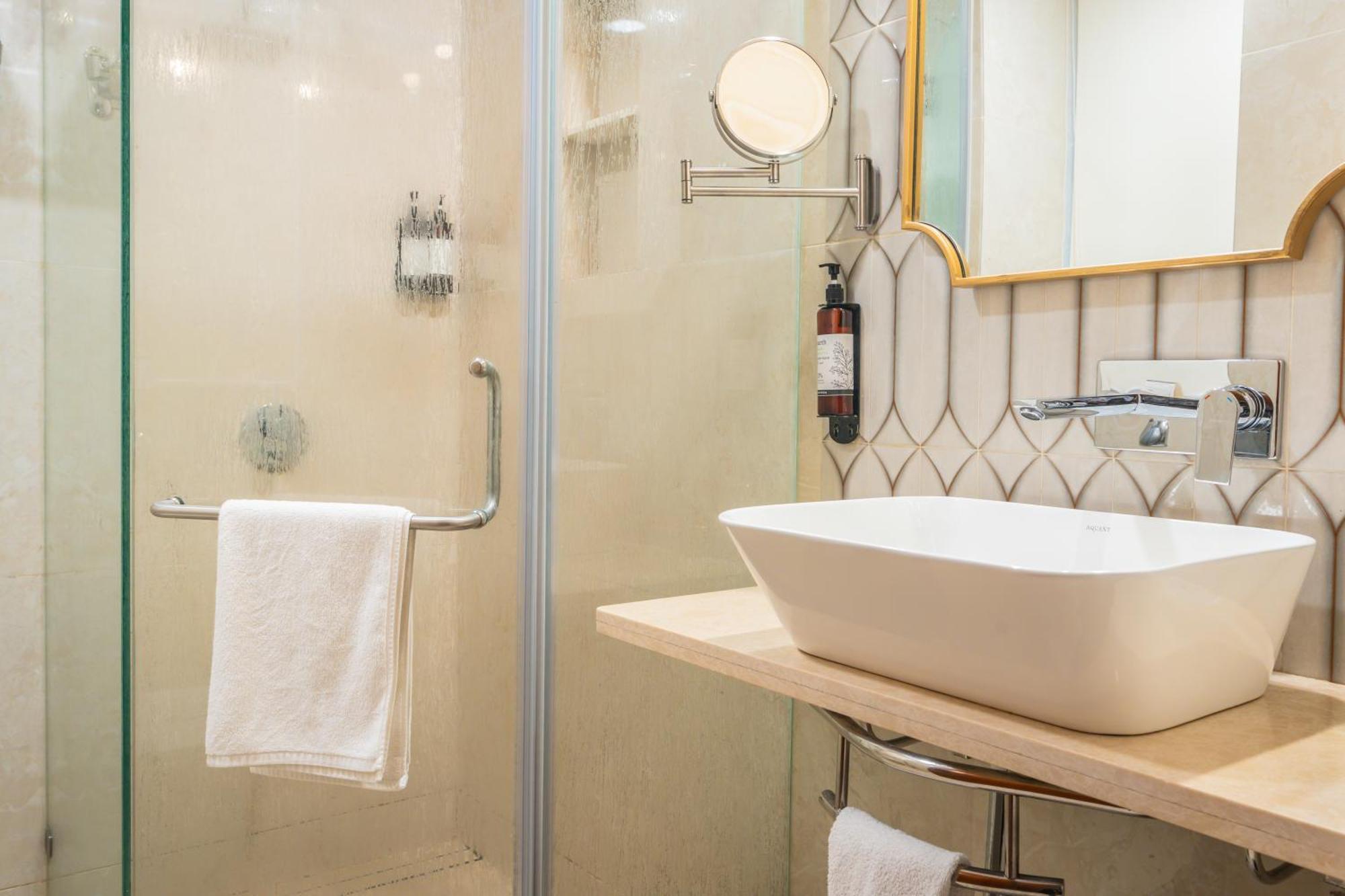 Hotel Grand - Ballard Estate, 3*