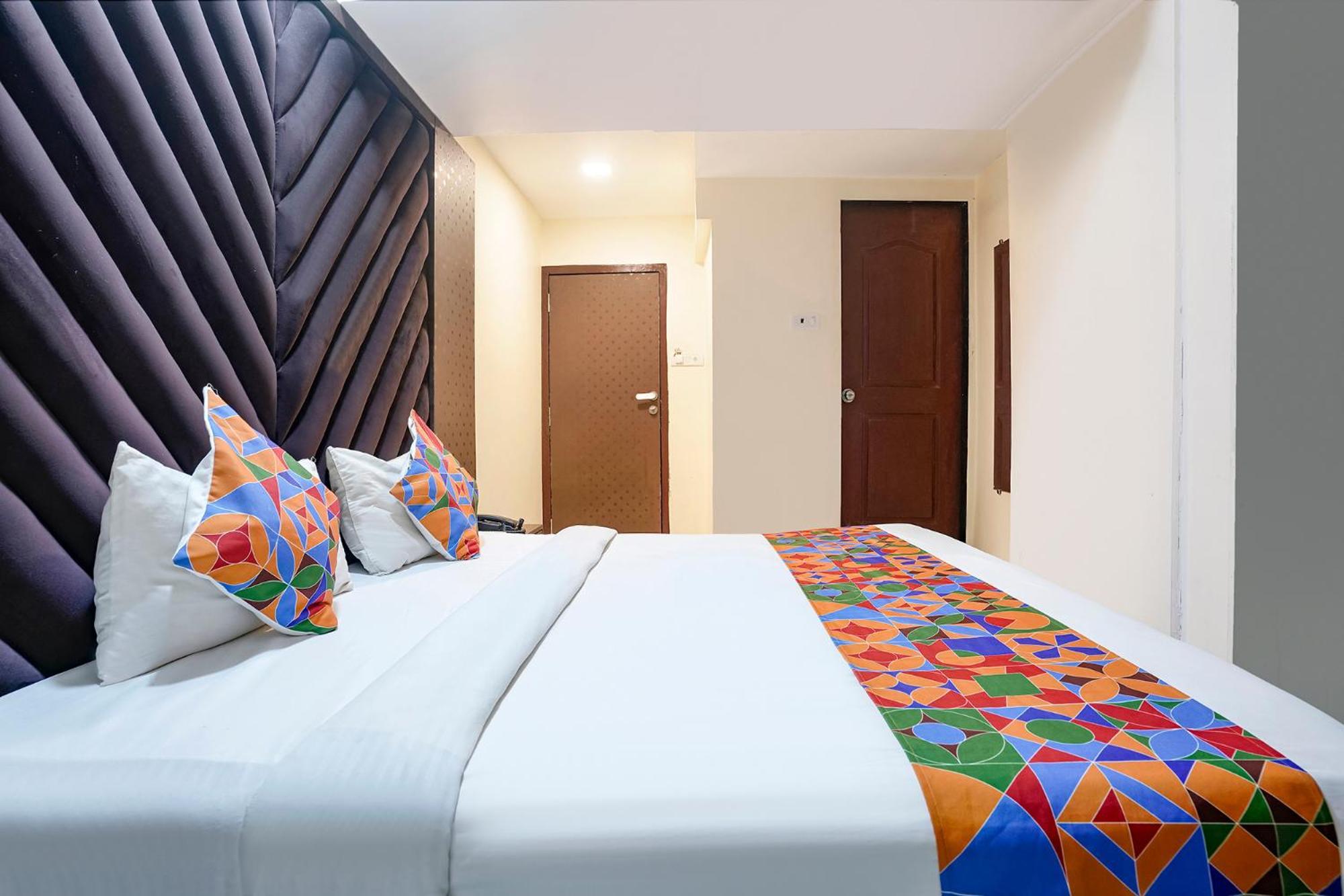 Hotel Fabhotel Occazia Paradise