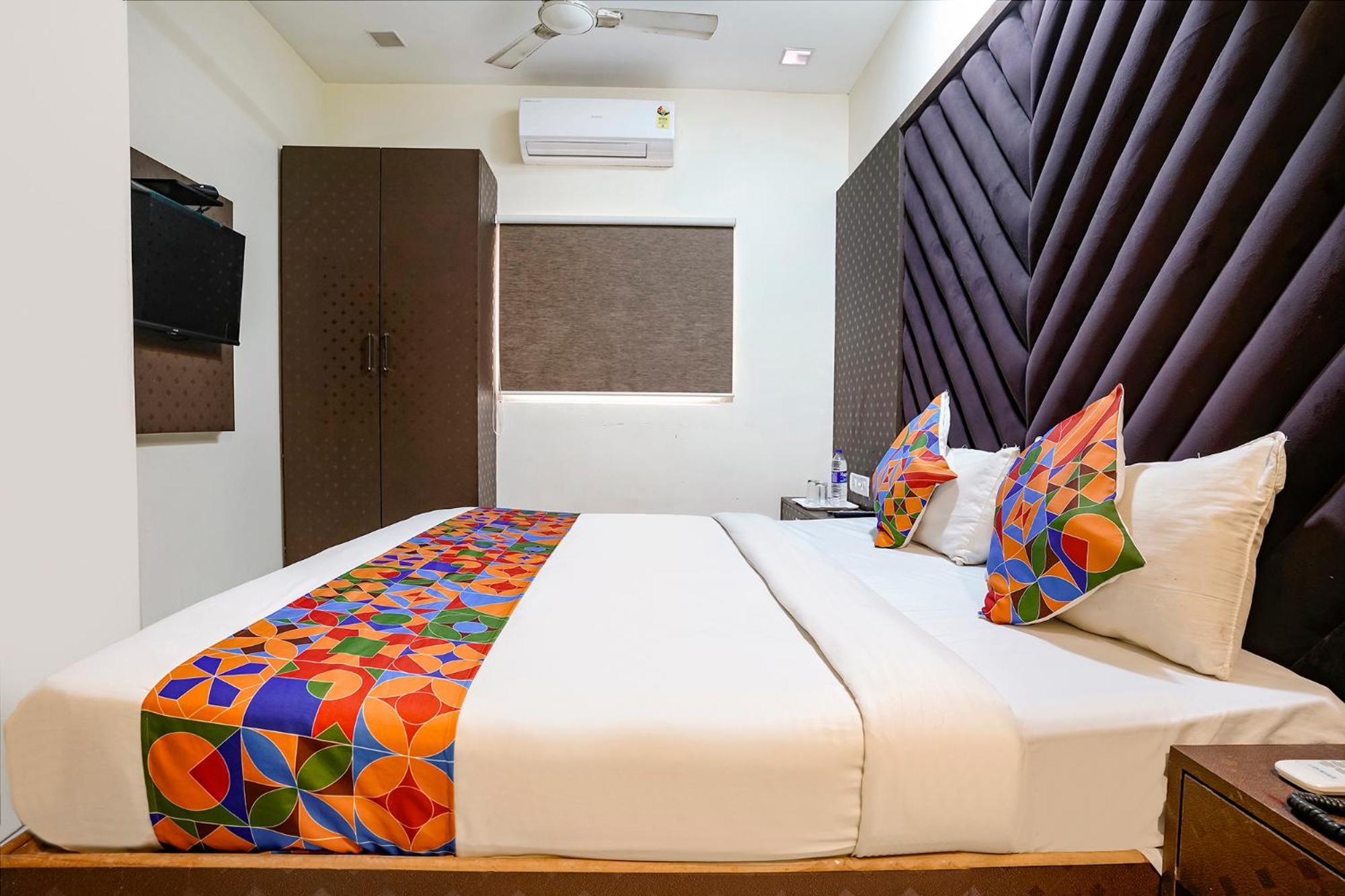 Fabhotel Occazia Paradise