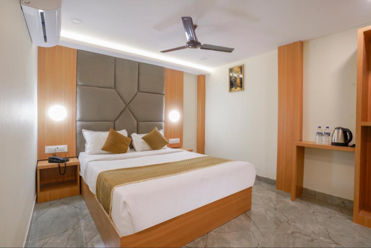 Hotel Crystal Place Mumbai
