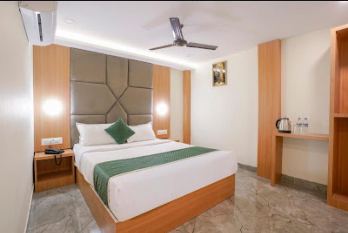 Crystal Place Hotel 3*